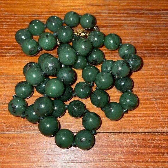 Vintage Jade Necklace ROC Republic of China 18 Inches Knotted - Picture 3 of 12